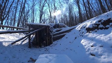 Nuova stufa per la panchina. Pesca. Caldo!