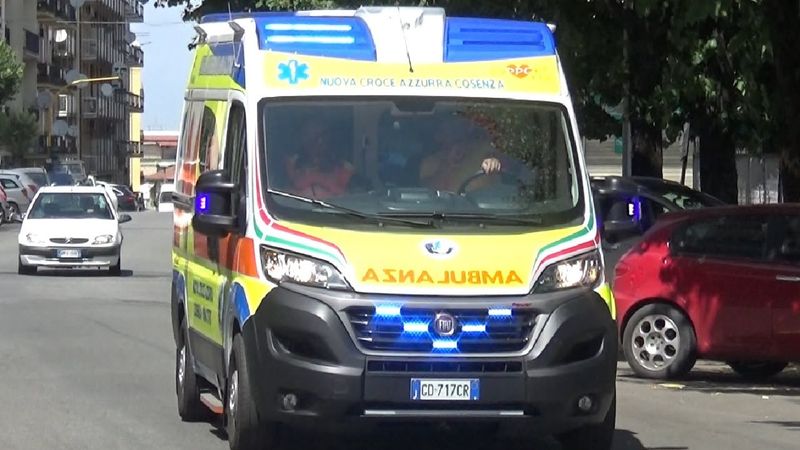 [NEW] 2X Ambulanza P.A. Nuova Croce Azzurra Cosenza in emergenza - Italian ambulances responding