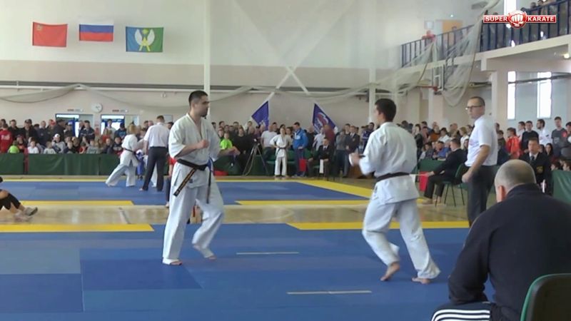 Быстрый нокаут. Бой закончился двумя ударами с разворотом