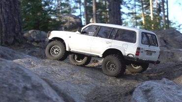 RC Offroad trucks Traxxas TRX-4 Toyota Land Cruiser 80 & Axial SCX10 Toyota Hilux truggy  Hill Climb