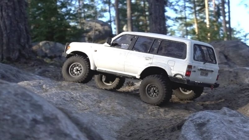 RC Offroad trucks Traxxas TRX-4 Toyota Land Cruiser 80 & Axial SCX10 Toyota Hilux truggy  Hill Climb