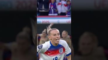 It had to be Chloe Kelly 🏴󠁧󠁢󠁥󠁮󠁧󠁿 #WEURO2025