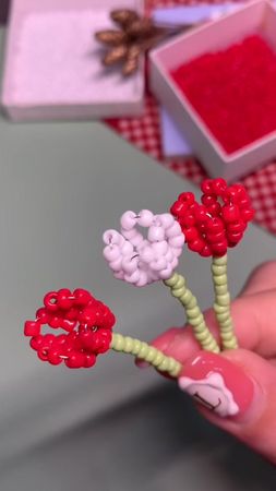 Flower beads tutorial : Tulip 🌷🌷🎅🏻 #ร้อยลูกปัด #ลูกปัด #สร้อยลูกปัด #...