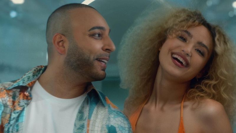 Arash  - Belarzoon (Official Video)