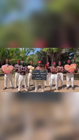 Отправь Артему поздравление из Африки