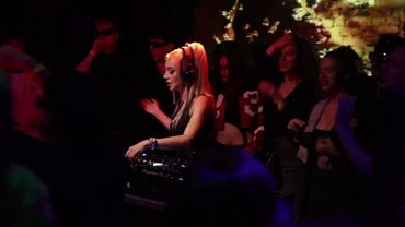 Karry G - Live Podcast 016 / Melodic Techno & Progressive House