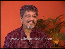 Amol Palekar convinced Shah Rukh Khan to produce the "Paheli" movie.