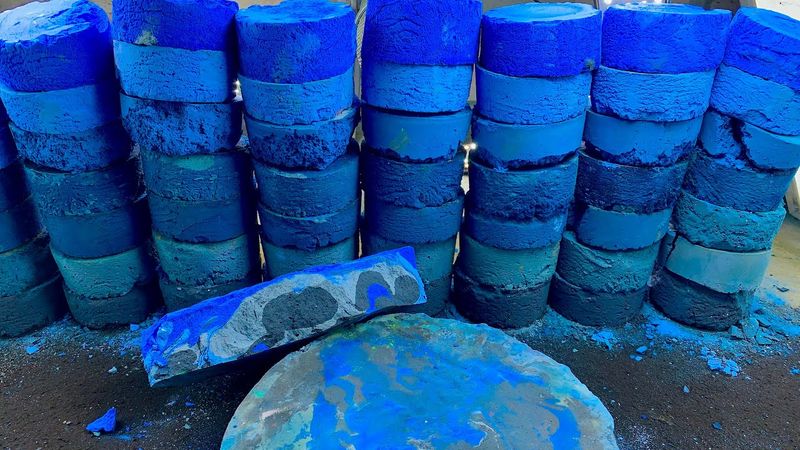 BEST BLUE SHADES;Mass Crush Rich,Deep Iron Oxide Pigment Chalk; Soft,Powdery,Crunchy,Powdery,Dusty 