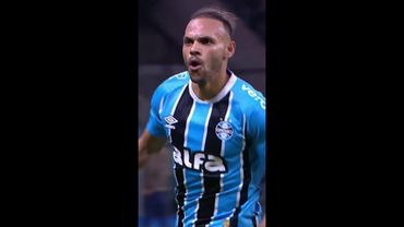 Gol de Martin Braithwaite para o Grêmio contra o Corinthians