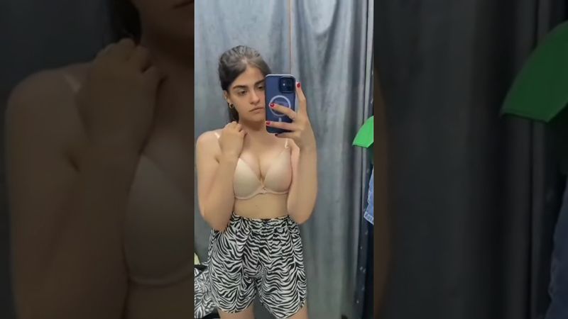 Girl nude video pussy show