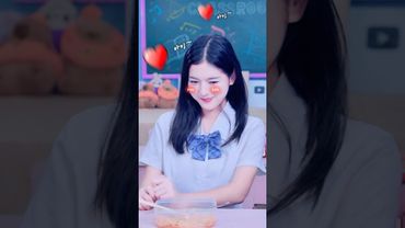 لا زجاجة لتشاركها؟ إليكِ قبلة - احذري! 💋 #linhchihihi #messyclassroom #schoolcrush #schooldrama