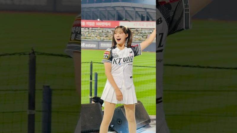 장성우 때 아이컨택 제일 잘하는 서유니 #이서윤 #이서윤치어리더#ktwiz #kt위즈 #kt위즈치어리더