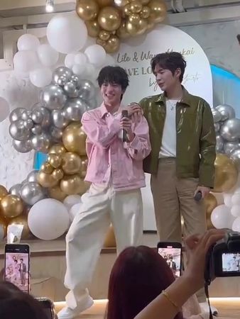 Dying…🫠 #meetyouattheblossom #lileleslie #wangyunkai 