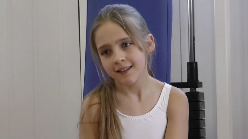 Girl Gymnast👩‍🦳Natal'ya Litvinova - Our Photo✨Session for Parents -in the🥈Gym, in🚢Odessa, to🎹Music