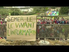 Bretagne: forte mobilisation en soutien à Morgan Large, une journaliste menacée | AFP