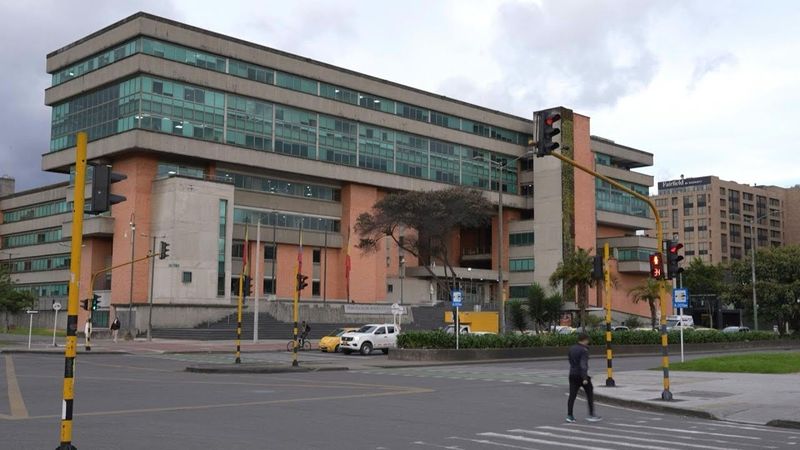 Images of court where lawyers for Colombia ex-president Uribe filed protection claim | AFP