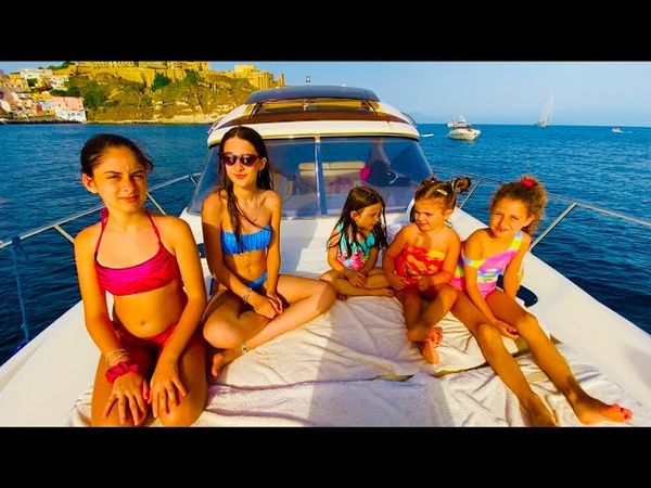 VLOG in VACANZA 24H in BARCA 🌊⛵️