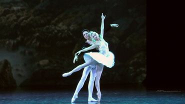 (15.12.2025) Адажио "Лебединое озеро"- Оксана Скорик, Тимур Аскеров. Гала-концерт "Christmas" в ГКД.