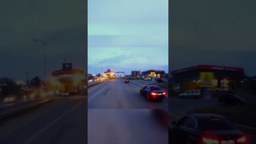 ГЕРОЙ на фуре помог водителю БМВ избежать штрафа #shorts #авто #рек