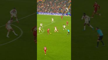 Gravenberch Breezes Past Mainoo! 🔥