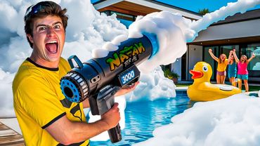 ENCHI MINHA CASA COM 1 TONELADA DE ESPUMA!