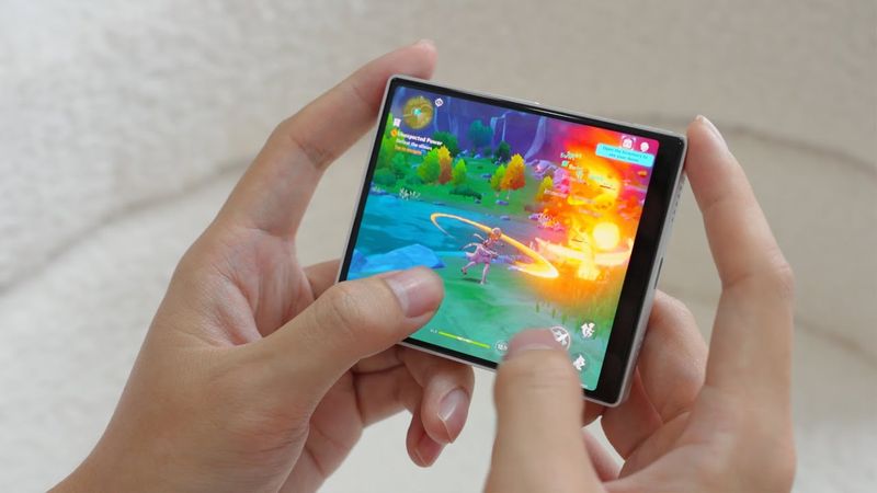 Card-Sized Smartphone Running Real Apps? – iKKO Mind One in Action