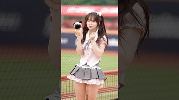 多慧模仿手中狗娃娃的無辜表情 大家覺得像嗎🤣@lee_dahye