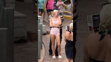 Like this? 😂✌️ Tom mime Seaworld antics #seaworldmime #funny #comedy