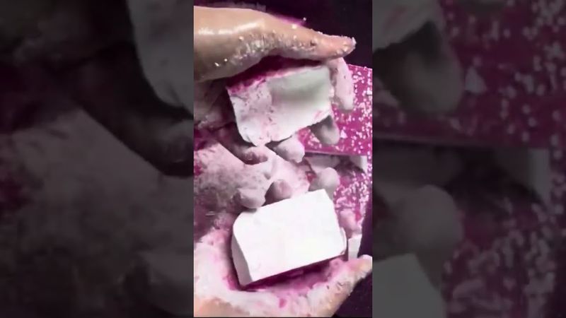 Glitter & Pigment Powder on MagKing Chalk