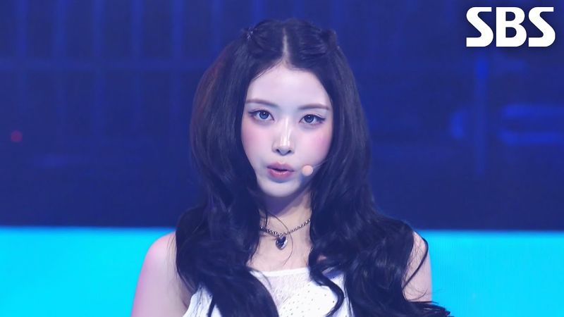 NMIXX - INTRO + Blue Valentine (Christmas Ver.)♬