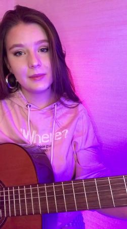 Помнишь эту песню?) inst: katya.kley💙 #гитара #кавернагитаре #кавер #...