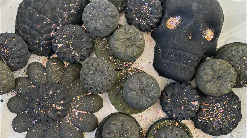 Black Reform collab with @TeineCrush 🖤 ft the birds 🙄