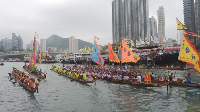 Праздник драконьих лодок прошёл в Гонконге
