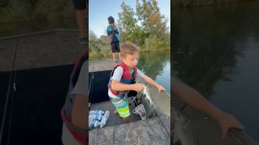 Early morning mission—lines in the water and crawdad traps set! 🎣🦞 #crawdad #Fishing #fish #river