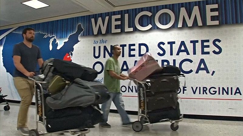 Трамп подписал запрет на въезд в США граждан 12 стран