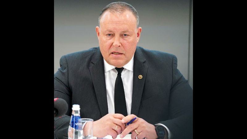 Ministrs: Izmaiņas izdienas pensiju regulējumā var attiecināt tikai uz jauniem darbiniekiem