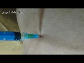 ام محمد بتدى الانسة فاطمة حقنة 💉 عضل  بعد ساعة من الاقناع 😂