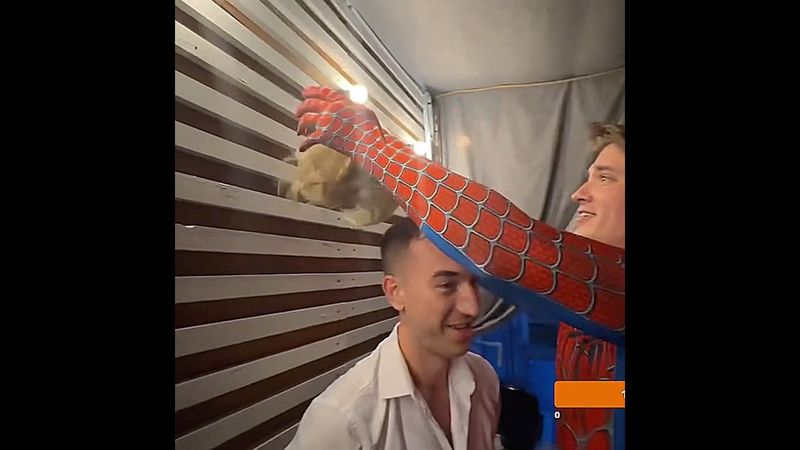 Макс Ващенко СДЕЛАЛ ЗАВОЗ НА СТРИМЕ РОМАНУ МАГАДАНУ😂 -#максващенко #shortsyoutube