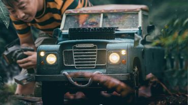 Rc Crawler Boom Racing BRX02 Land Rover Series III 109 Cinematic Video