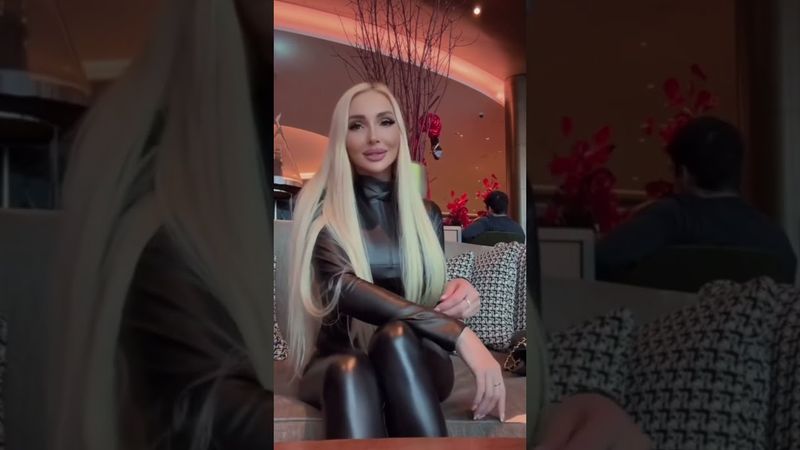 Estilo de vida de diva do couro - Looks com leggings brilhantes, elegância e estilo | Looks de ne...