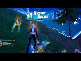 ASMR eating lots of Doritos (looped) with Fortnite Gameplay