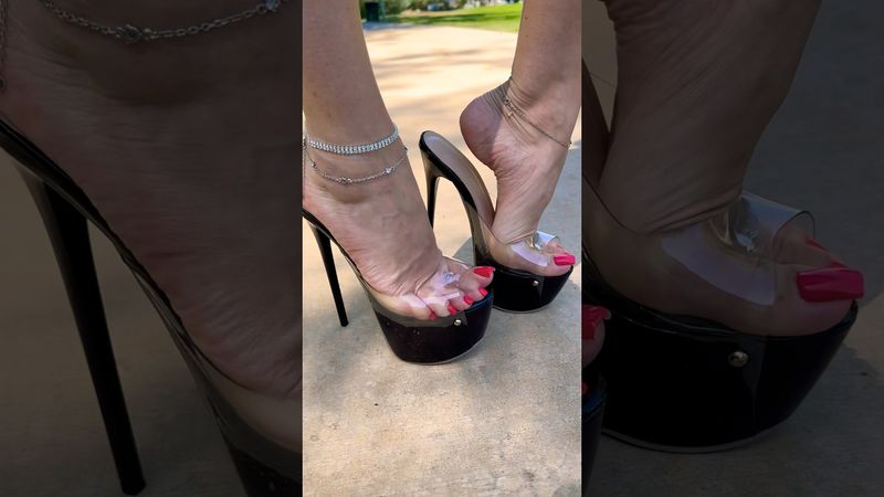 The most gorgeous platform mules in my collection 😍🔥