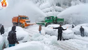 Urban Winter Nightmares Caught on Camera #3 - Extreme Dangerous Plow Truck Fails