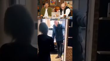 Нельзя смеяться | Смех с водой | Коммент шоу #мемы #foryou #shorts #viral #ржака