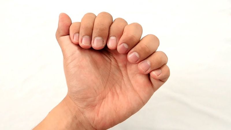 10 الخدع السحرية بأيدي فقط