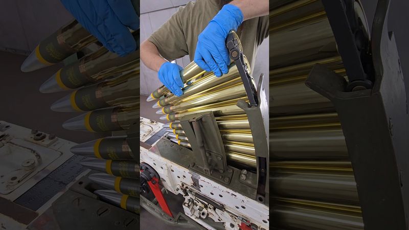 40mm M266 L70 AutoCannon from M247 Sgt York Anti-Aircraft DIVAD System #military #army #history #gun