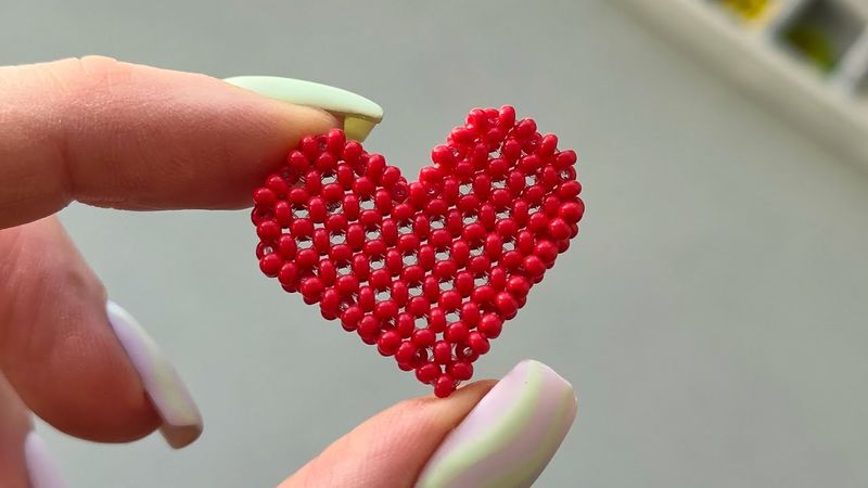 Red beaded heart. Beading tutorial RAW