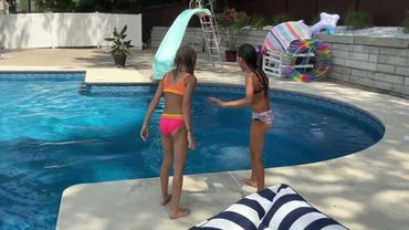 10 different ways to jump in the pool