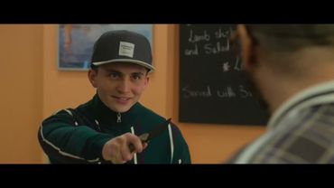 Малолетняя шпана хотела вырубить тренера. Фильм Джентельмены.