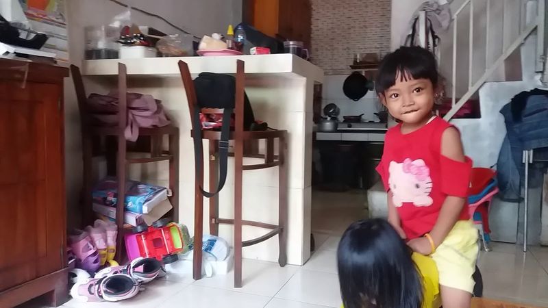 Bermain kuda kudaan bersama teman